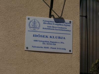 Központ, klub, tanya